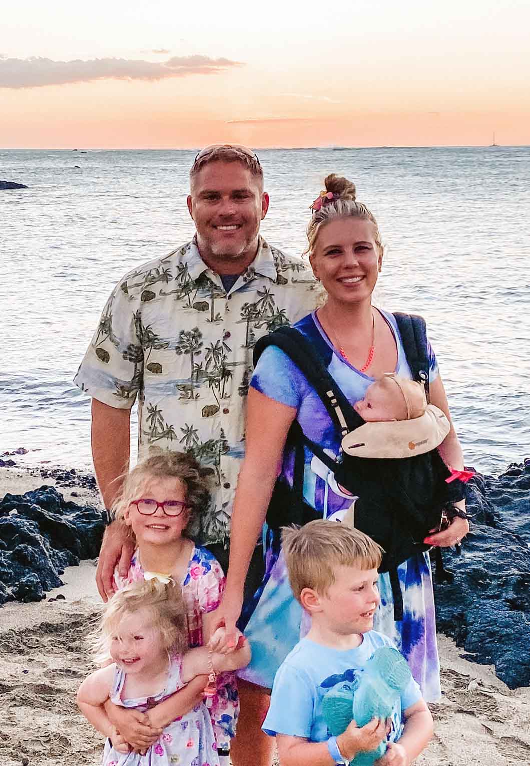 Lindsey Gilmore, RN and Marquette Method Instructor in Hawaii with her Family (including 6 week old newborn!)
